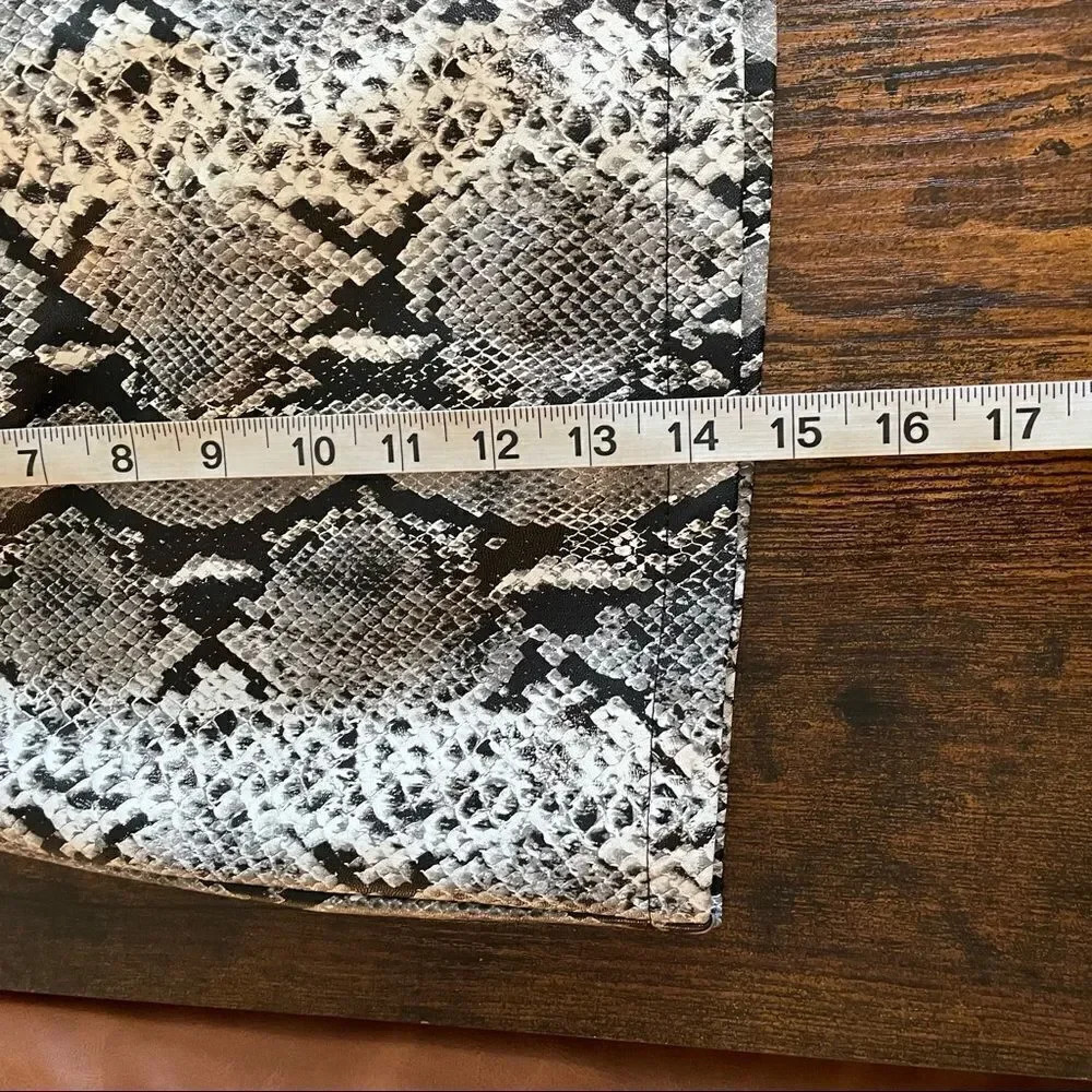 F21 nwt faux snake skin print mini skirt - Picture 12 of 15